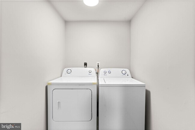 Building Photo - 314 Woodleaf Ct