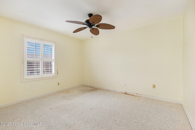 Building Photo - 105 E Colonial Ct