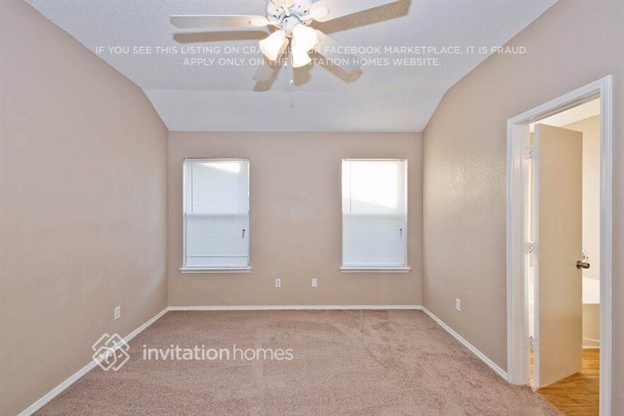 Building Photo - 733 Kristi Ln