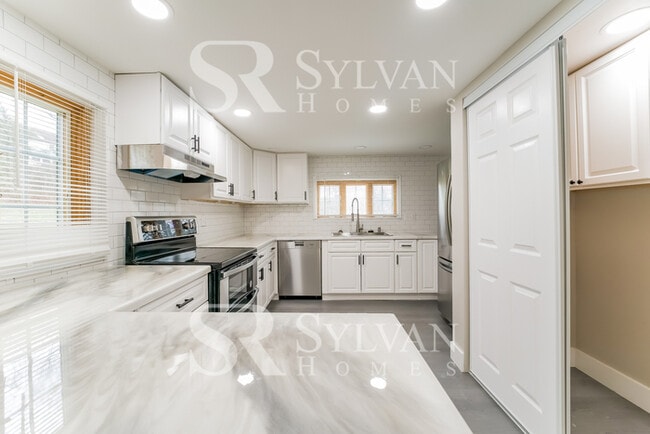 Building Photo - The Lifestyle You Deserve.