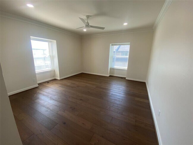 Building Photo - 1114 Sherwood Ln