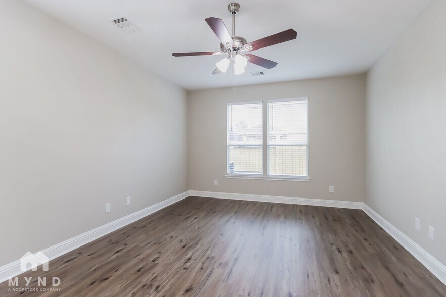 Building Photo - 29607 Legends Pl Dr