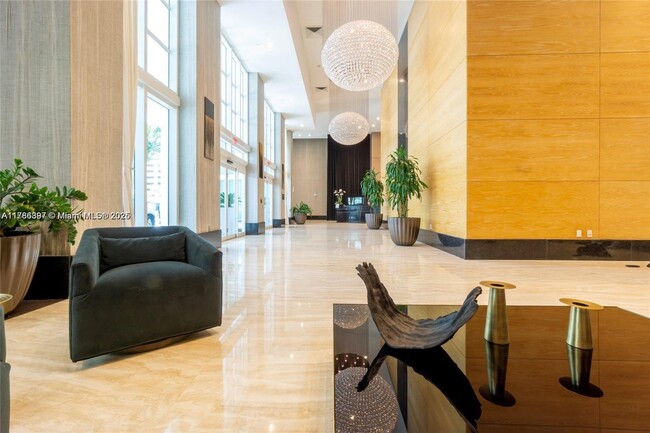 Building Photo - 950 Brickell Bay Dr