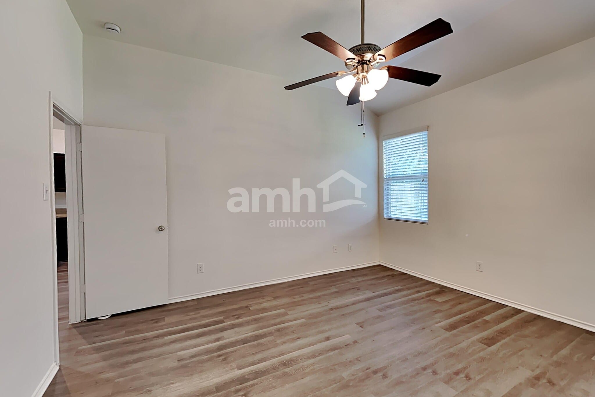 Building Photo - 10016 Sterling Pl Dr