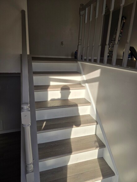 Building Photo - 554 Logan St