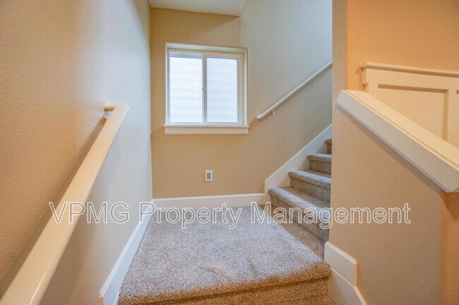 Building Photo - 1403 SE 194th Pl
