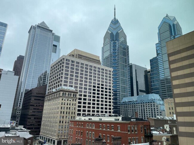 Building Photo - 130 S 18th St