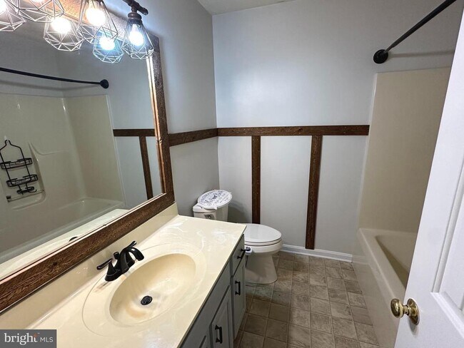 Building Photo - 6316 Forest Grove Dr
