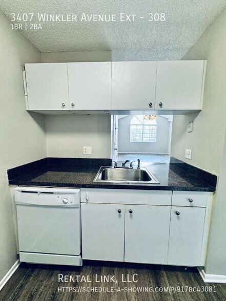 Building Photo - 3407 Winkler Ave Ext