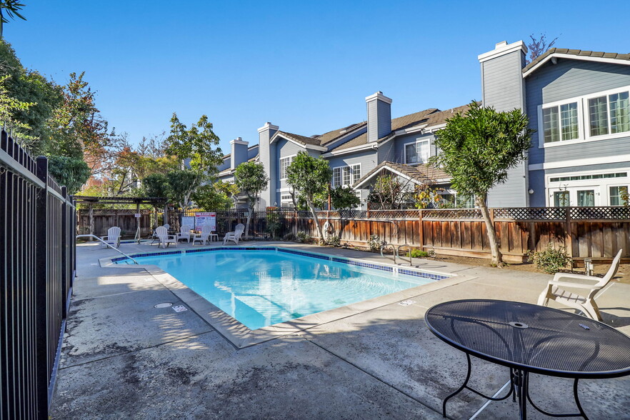 Building Photo - 2639 Heritage Park Cir