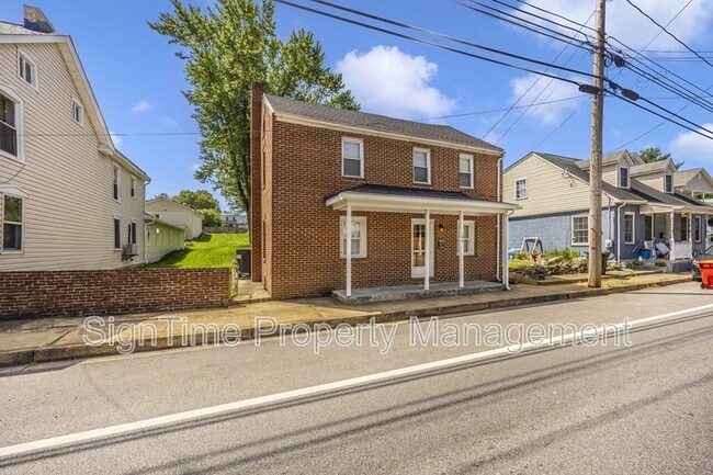 Building Photo - 106 Potomac St