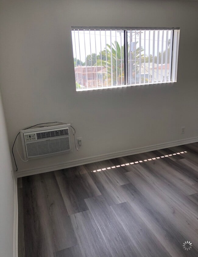 Building Photo - 1402 N Alta Vista Blvd