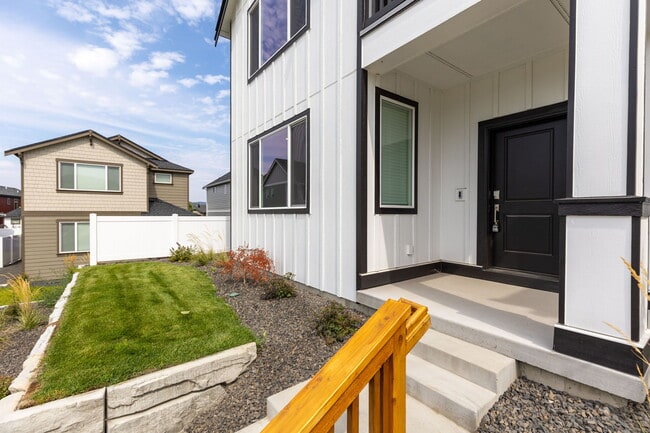 Building Photo - 24509 E Feather Ct