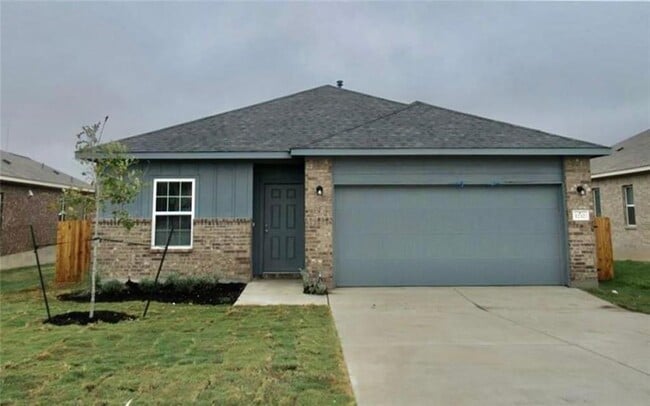 Primary Photo - 1232 Whippletree Trl