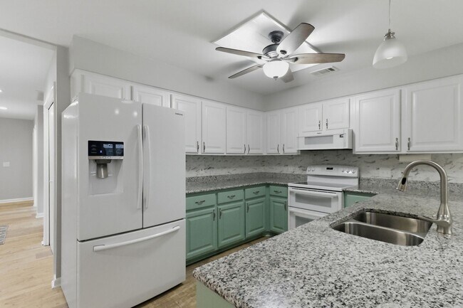 Building Photo - 2 Wood Thrush Ct