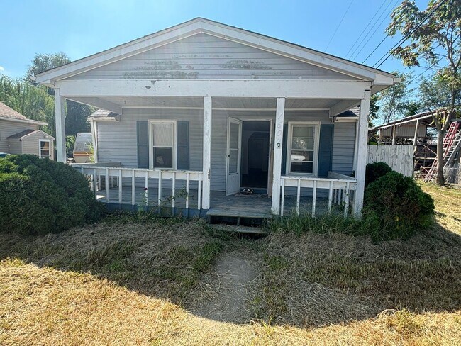 Building Photo - Nice, Clean 2BD/1BA