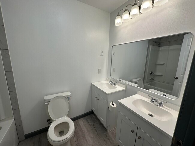 Building Photo - 3410 Cactus