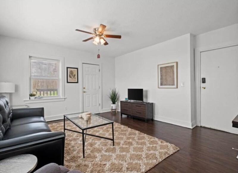 Building Photo - 3820 Walnut St