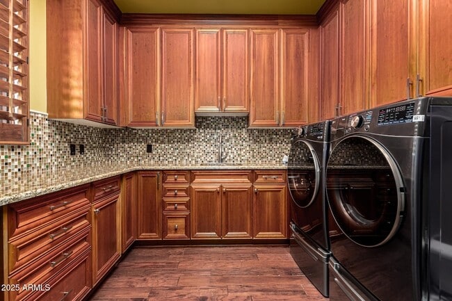 Building Photo - 1930 E Desert Willow Dr