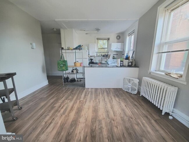 Primary Photo - 4960 Chestnut St