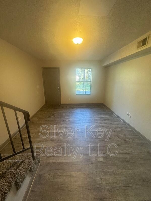 Building Photo - 1426 Niles Ferry Rd