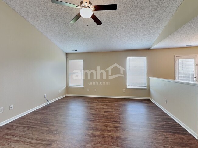 Building Photo - 9914 Cedarstone Ln