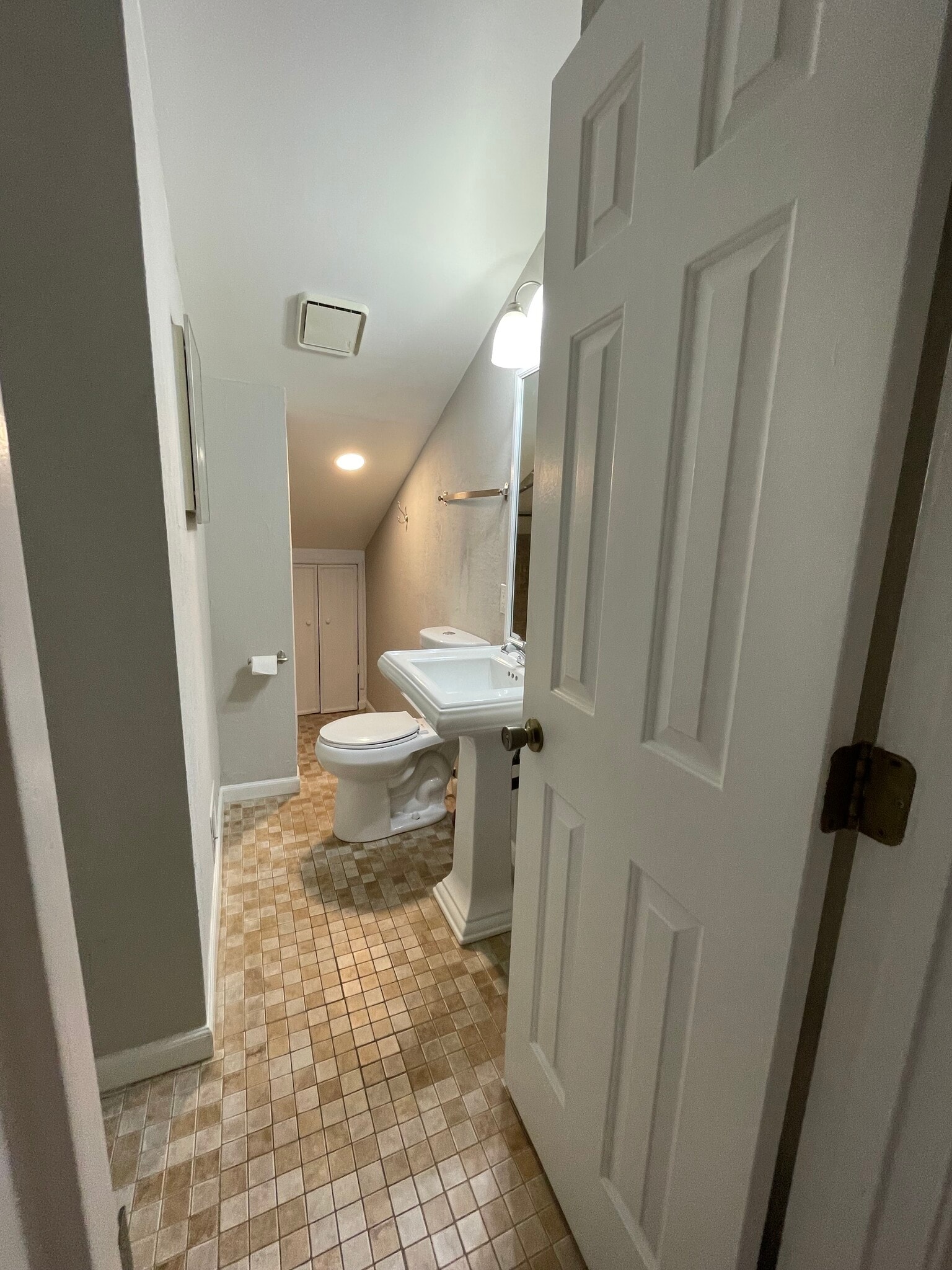 Upstairs bathroom - 1072 Piedmont Ave NE