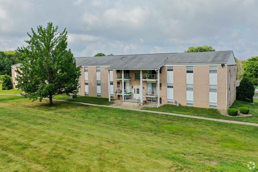 Building Photo - Hermitage Hills Apartments