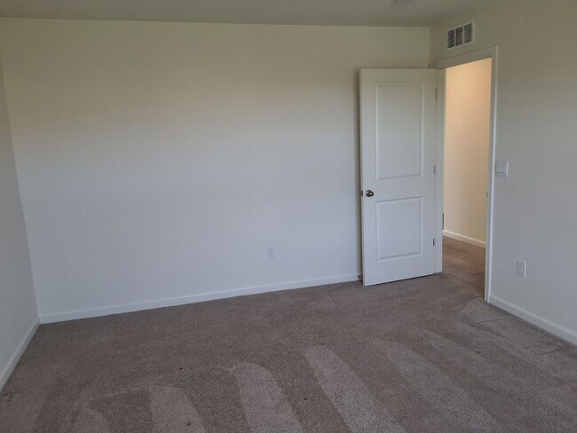 Building Photo - Beautiful Home in Elizabethtown