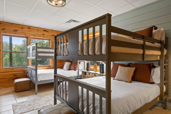 Building Photo - 181 Sugar Mountain Rd