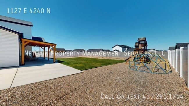 Building Photo - 1127 4240 N