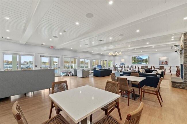 Building Photo - 1 Rodeo Dr