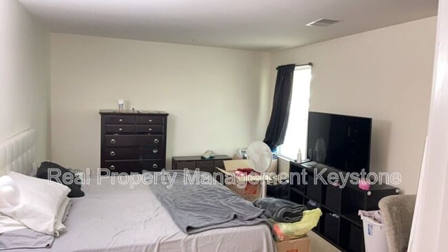 Building Photo - 261 Corey Dr