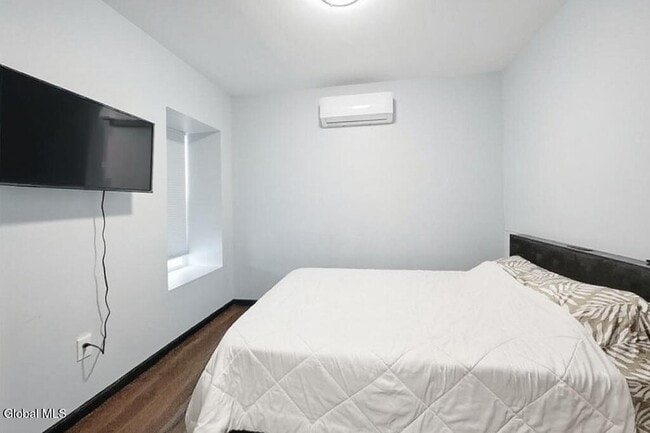 Building Photo - 1368 Central Ave