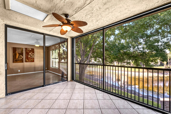 Building Photo - 4527 Carambola Cir S