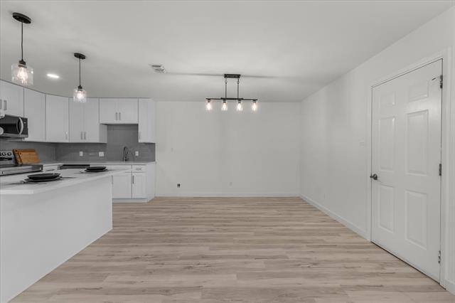 Building Photo - 8835 Township Ct