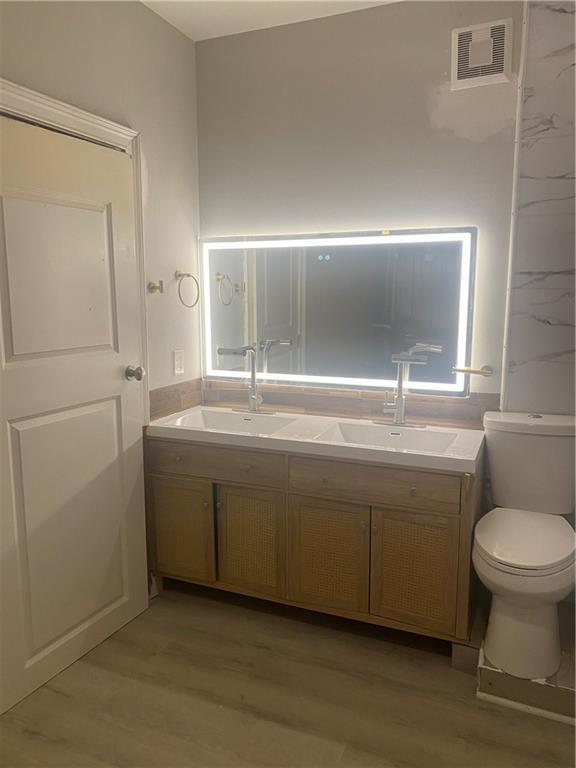 Building Photo - 3816 Chamblee Dunwoody Rd