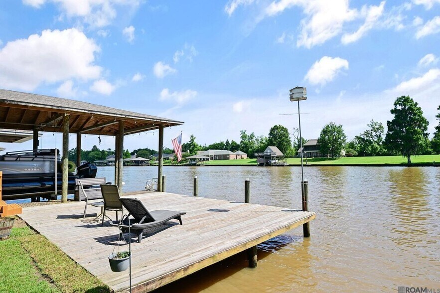 Building Photo - 12066 River Highlands Dr