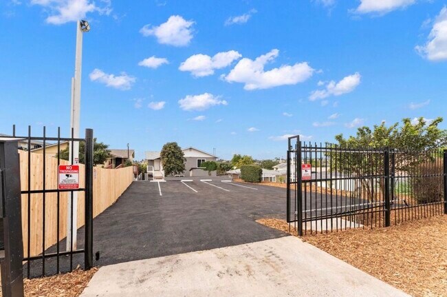 Building Photo - 320 Willie James Jones Ave