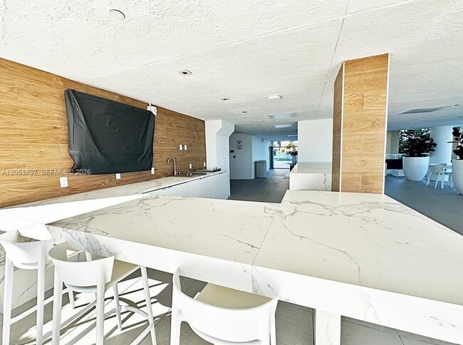 Building Photo - 770 Claughton Island Dr