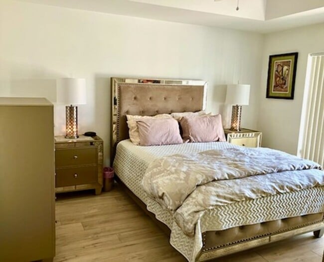 Building Photo - Home