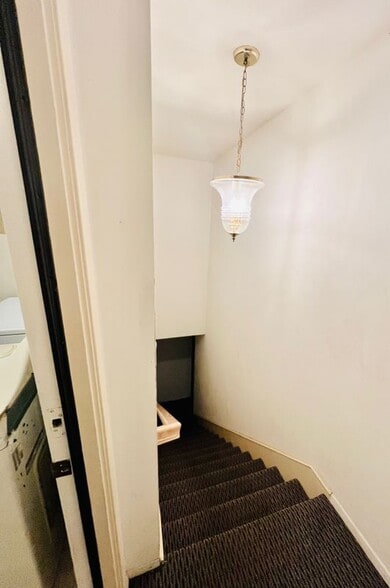 Building Photo - 31 Highpark Pl