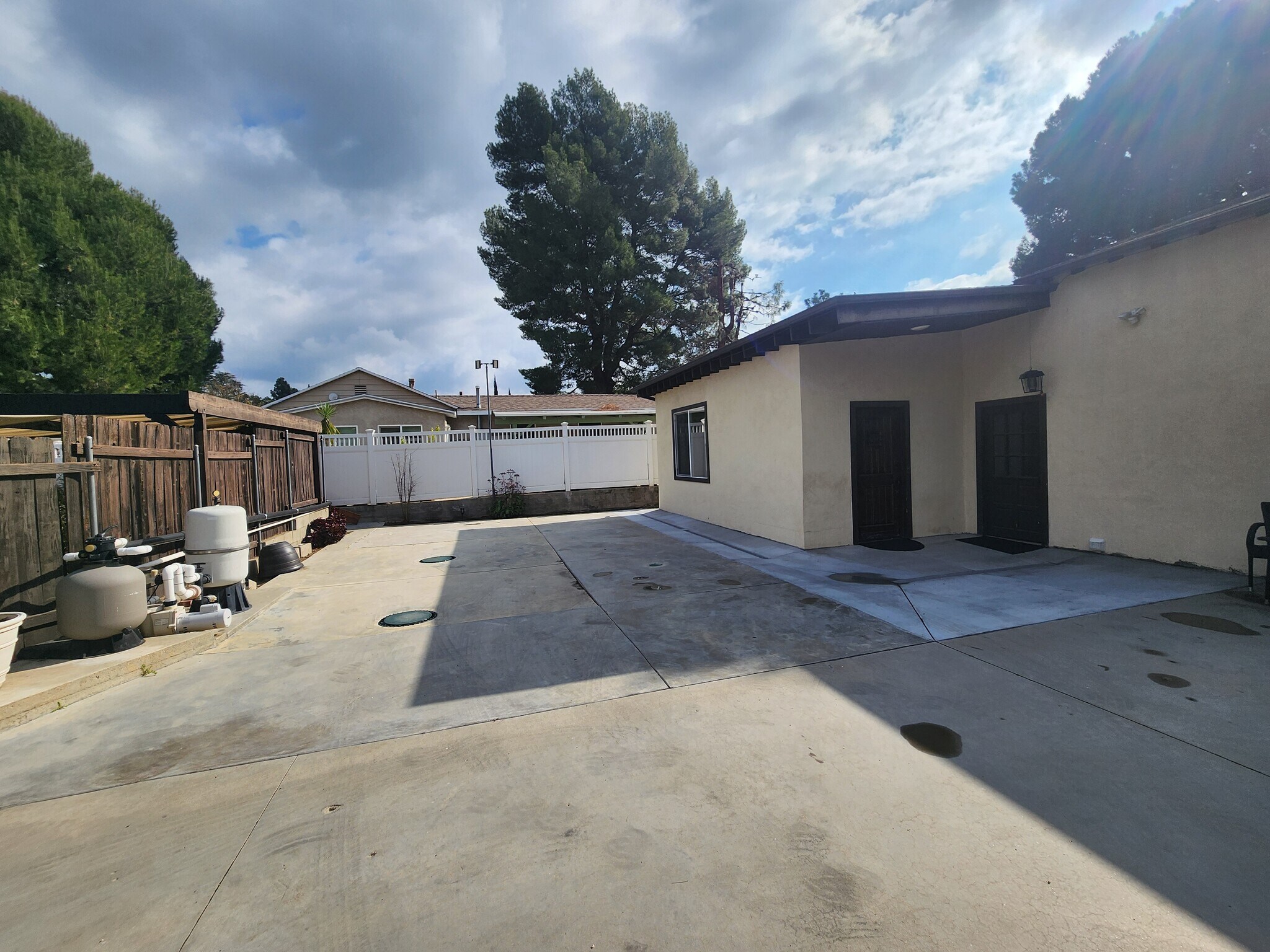 Building Photo - 10528 Tuxford St