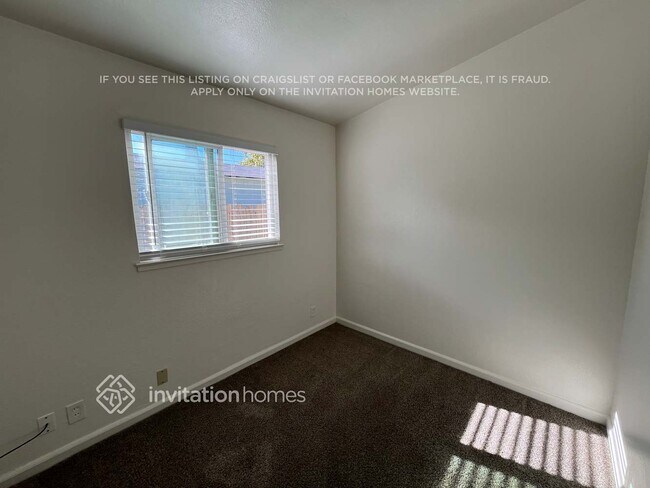 Building Photo - 312 Hopkins Dr