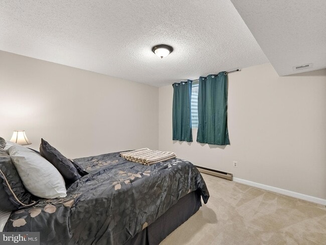 Building Photo - 3044 Emerald Chase Dr