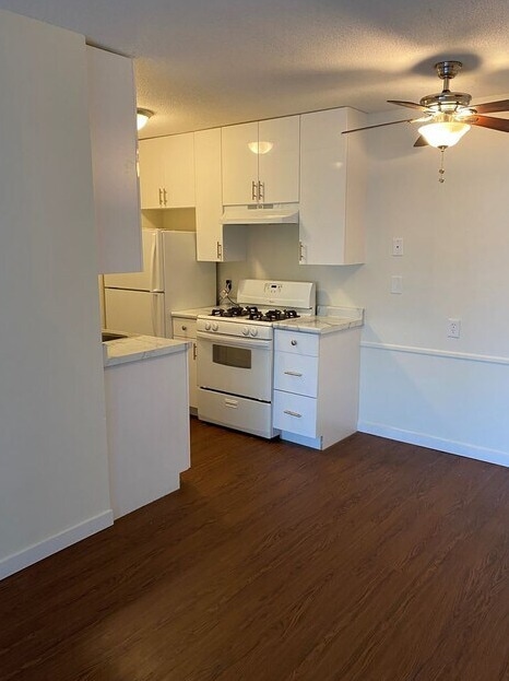Building Photo - 2655 Colfax Ave S