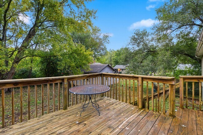 Building Photo - Everything upgraded on this 4 bedroom — top-notch finishes throughout!