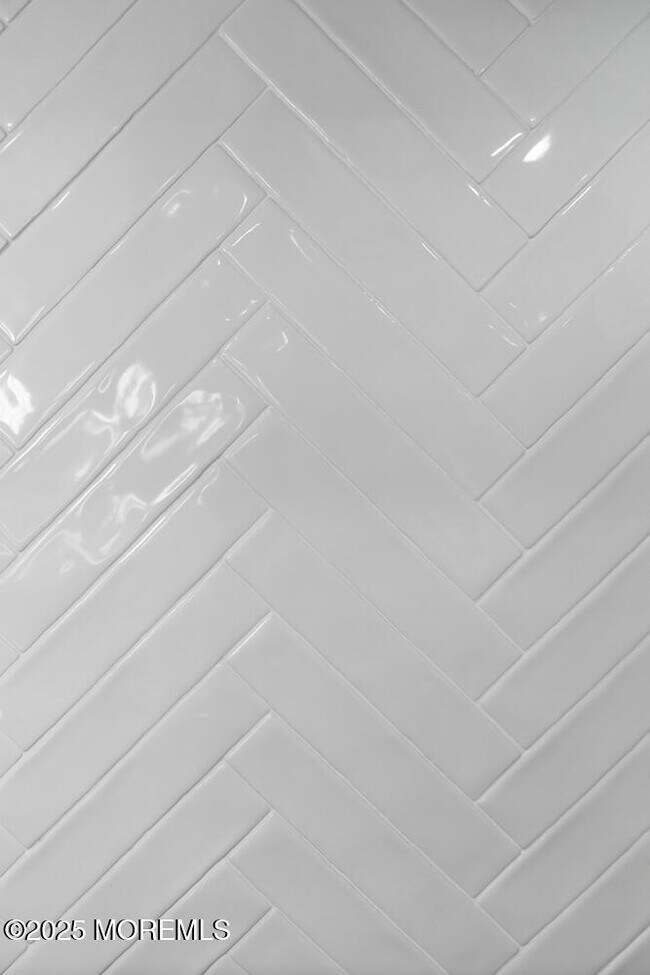 Building Photo - 516 River Rd