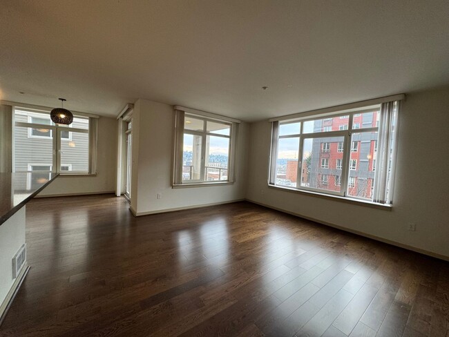 Building Photo - Spacious 2 bed 2 bath, 1000+ sq ft. condo ...