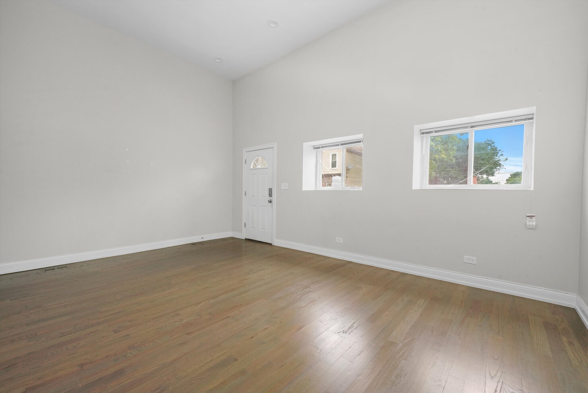 Building Photo - 1946 S Racine Ave